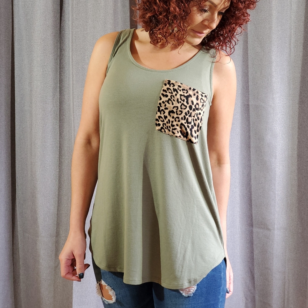 🌸MISSES & PLUS🌸 Olive Leopard Print Pocket Top